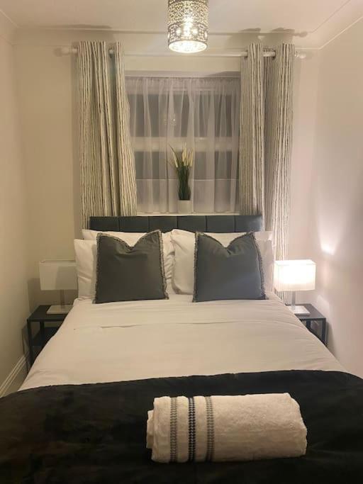 Acacia Villa Dunstable Extérieur photo