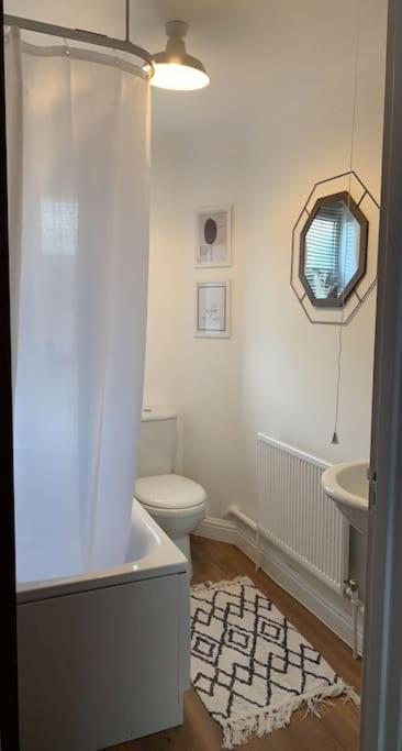 Acacia Villa Dunstable Extérieur photo