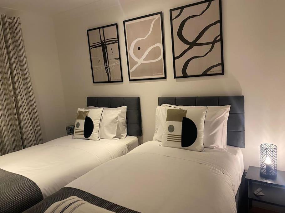 Acacia Villa Dunstable Extérieur photo