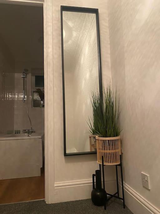 Acacia Villa Dunstable Extérieur photo