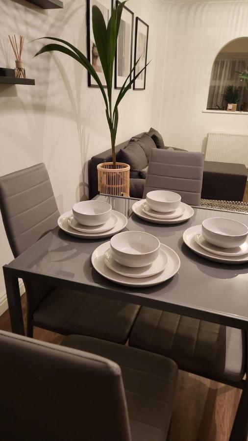 Acacia Villa Dunstable Extérieur photo